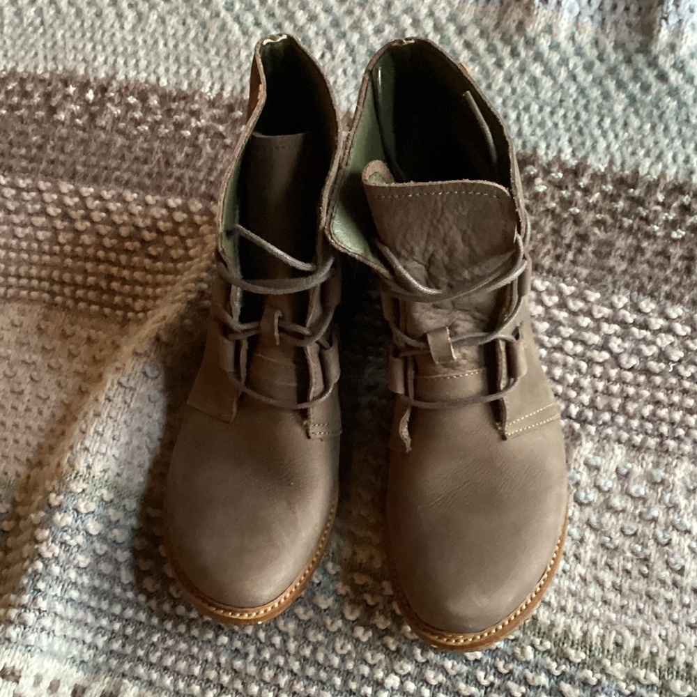 Chic Taupe Lace-Up Boots